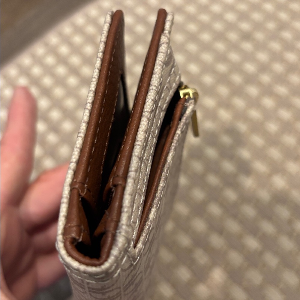 Fossil Wallet - Picture 10 of 12